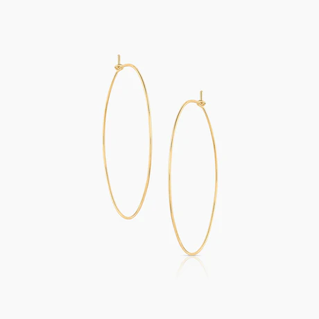 Introducing the petite little sister to the beloved Lola Hoops – the perfect blend of elegance and subtlety. Crafted from high-quality 14k gold or silver-filled lightweight wire, these hoops measure 2