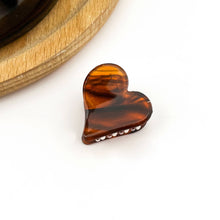 Load image into Gallery viewer, Mini Heart Claw Clip
