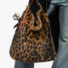 Load image into Gallery viewer, Jane Hobo XL Leo Faux Fur
