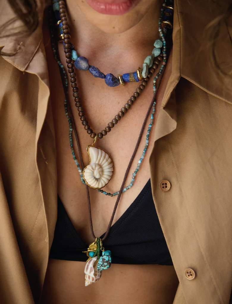 Necklace Vista alternate view