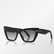 Load image into Gallery viewer, Tom Ford Wyatt Sunglasses
