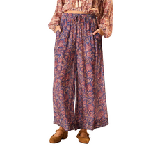 Load image into Gallery viewer, Lauren Pant
