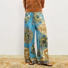 Load image into Gallery viewer, Cassie Slik Pant
